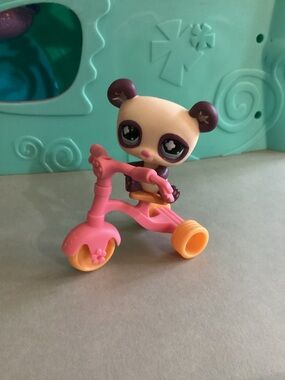 2008 Littlest Pet Shop #822 with Tricycle